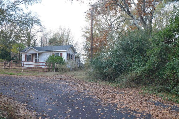 Property Photo:  105 Mauldin Circle  SC 29655 