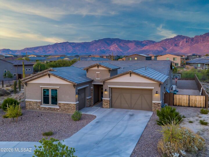 Property Photo:  2395 W Rubicon Sky Place  AZ 85742 