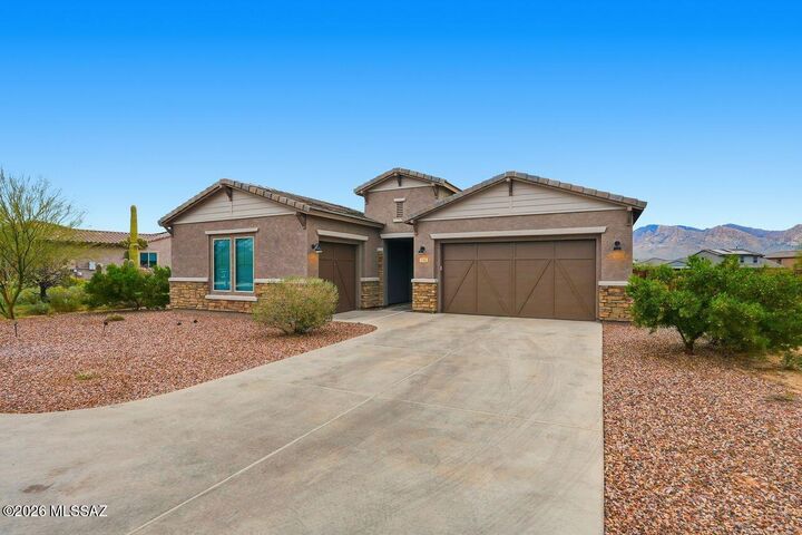 Property Photo:  2395 W Rubicon Sky Place  AZ 85742 