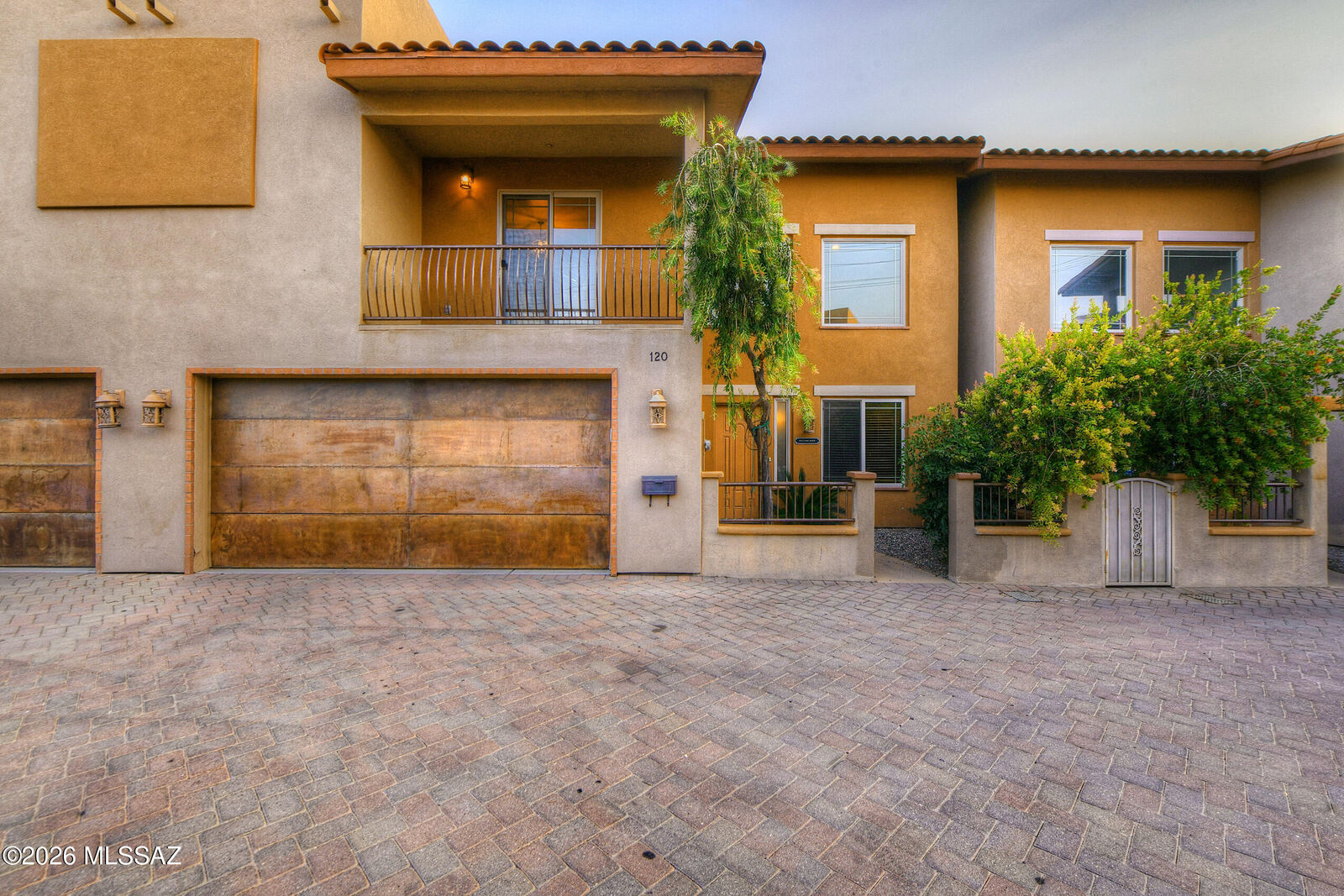 Property Photo:  120 S Placita Colonia Solana  AZ 85716 