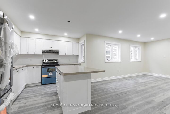 Property Photo:  16 Medaca Street Main Fl  ON M2J 3A7 