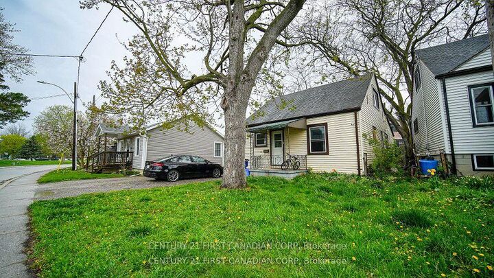 19 Montgomery Drive — photo 1