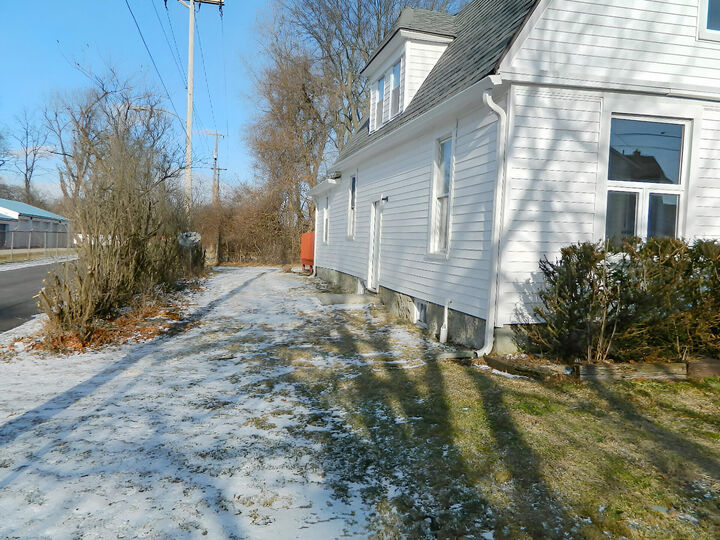 Property Photo:  802 Warder Street  OH 45503 