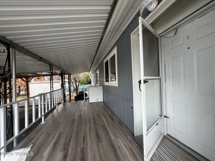 Property Photo:  2205 Butterfield Rd  WA 98901 