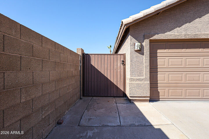 Property Photo: 1922 S Palo Verde Drive AZ 85120