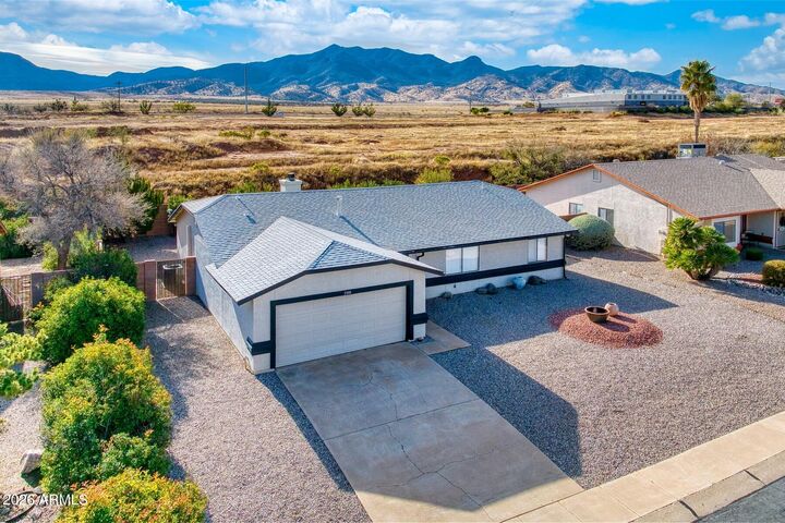 Property Photo: 2300 Iris Drive AZ 85635