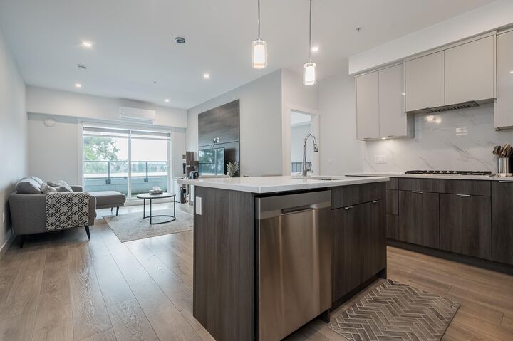 Property Photo: 14438 72 Avenue 506 BC V3S 0B6