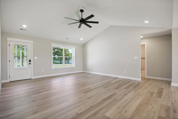 Property Photo:  407 W Francis St  MO 65284 