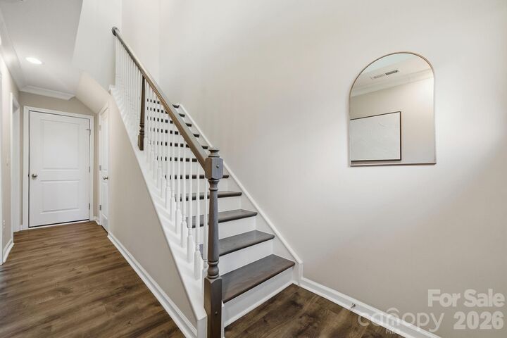 Property Photo:  604 Tudor Park Way  NC 28211 