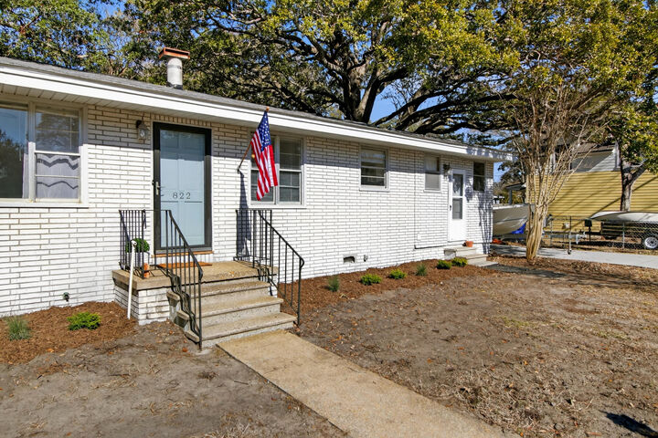 Property Photo:  822 Rogers Lane  SC 29464 