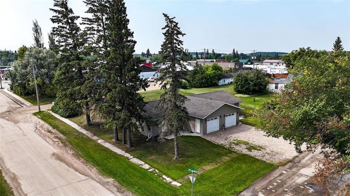 Property Photo:  46 First Street Northwest  MB R0J 0P0 