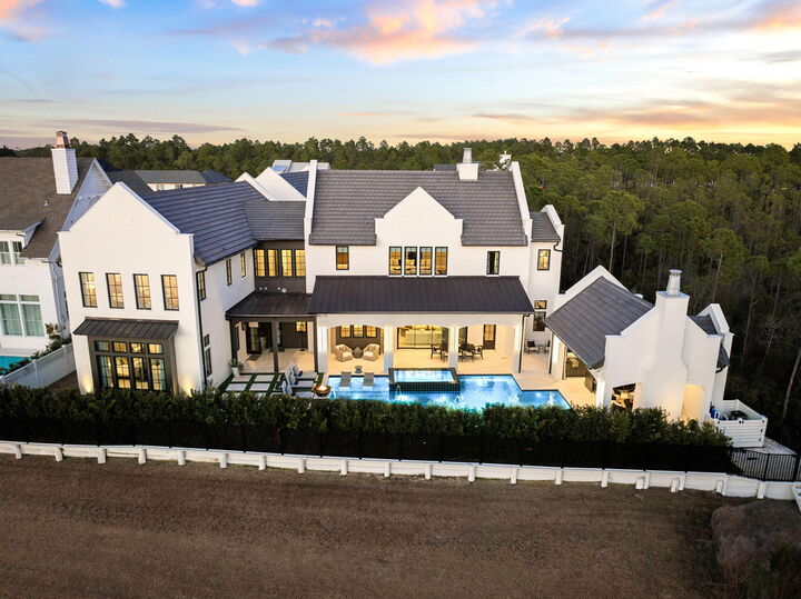 Property Photo:  142 Norman Court  FL 32461 