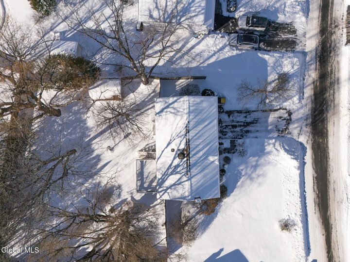 Property Photo:  8 Sherbrook Drive  NY 12158 