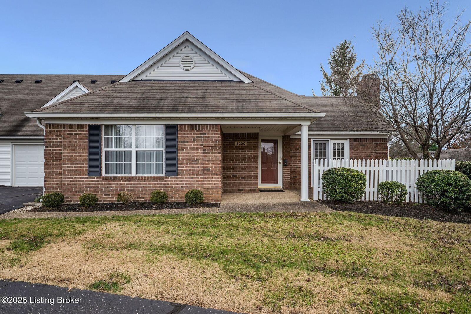 Property Photo: 8200 Fox Hall Pl KY 40242