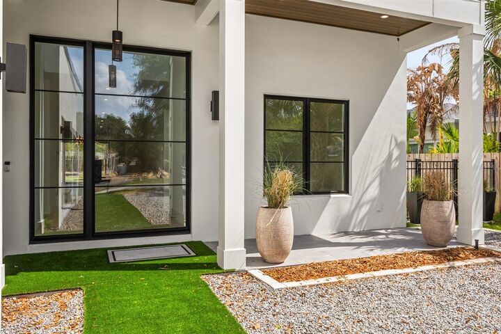 Property Photo:  2412 Chantilly Avenue  FL 32789 