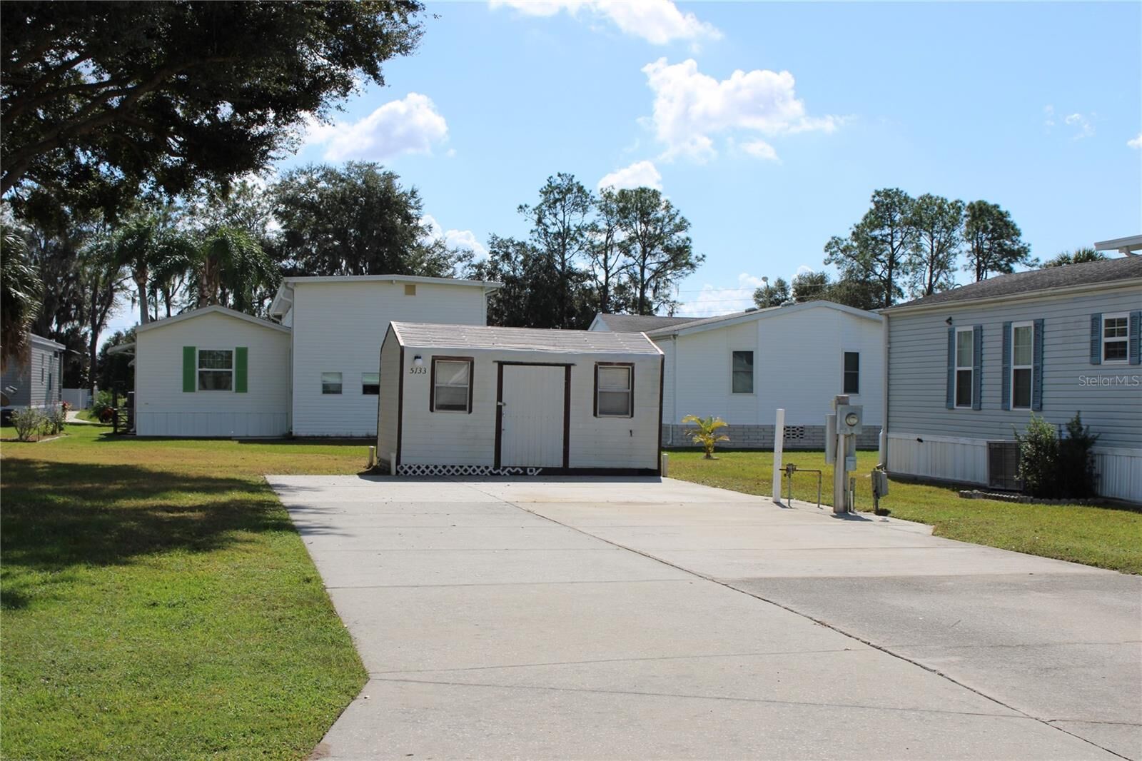 Property Photo:  5133 Shore Line Drive  FL 33868 