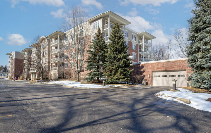 Property Photo:  425 Benjamin Drive 403  IL 60061 