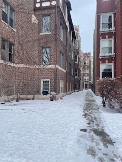 Property Photo:  1354 W Greenleaf Avenue 1B  IL 60626 