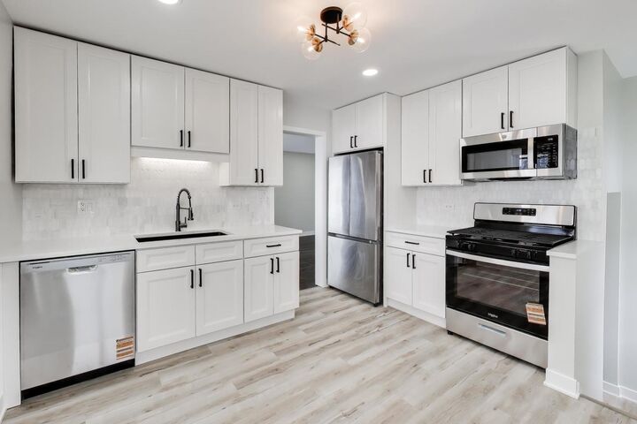 Property Photo:  2431 Ernst Street  IL 60131 