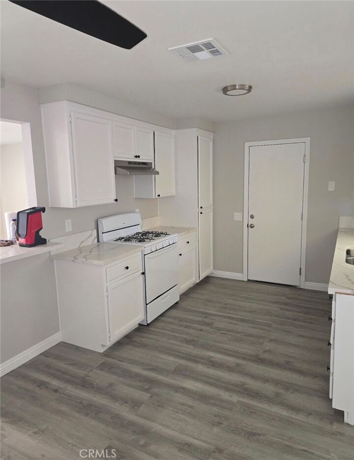 Property Photo:  18605 New Hampshire B  CA 92301 