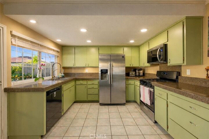 Property Photo: 1682 Darnell Court CA 93010