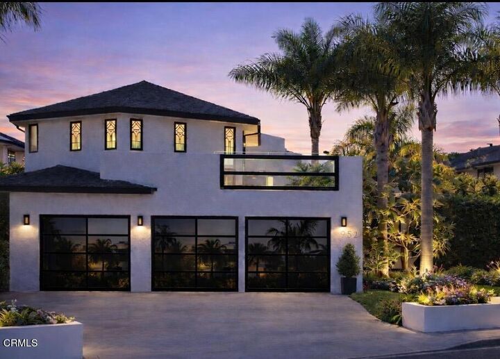 Property Photo:  952 Peninsula Street  CA 93001 