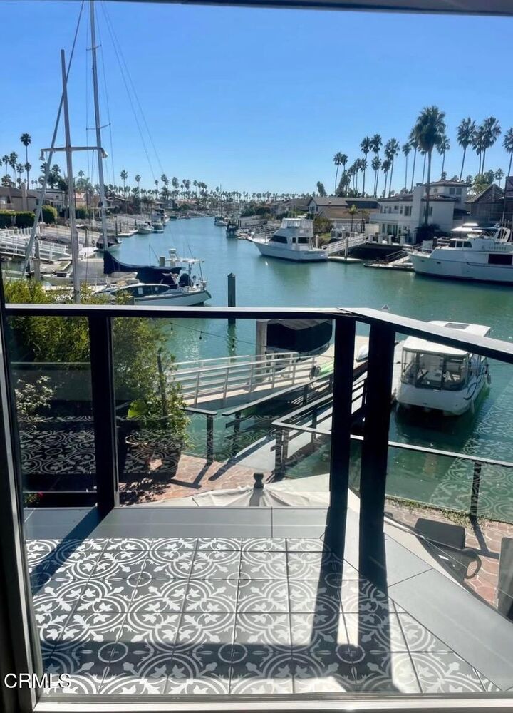 Property Photo: 952 Peninsula Street CA 93001