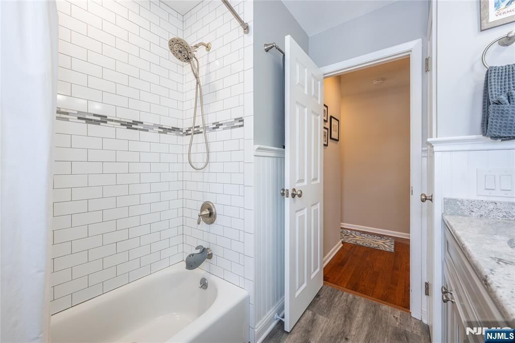 Property Photo:  7 Carlson Place  NJ 07034 