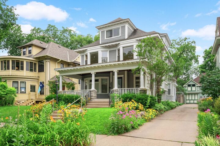 Property Photo:  2428 Colfax Avenue S 3  MN 55405 