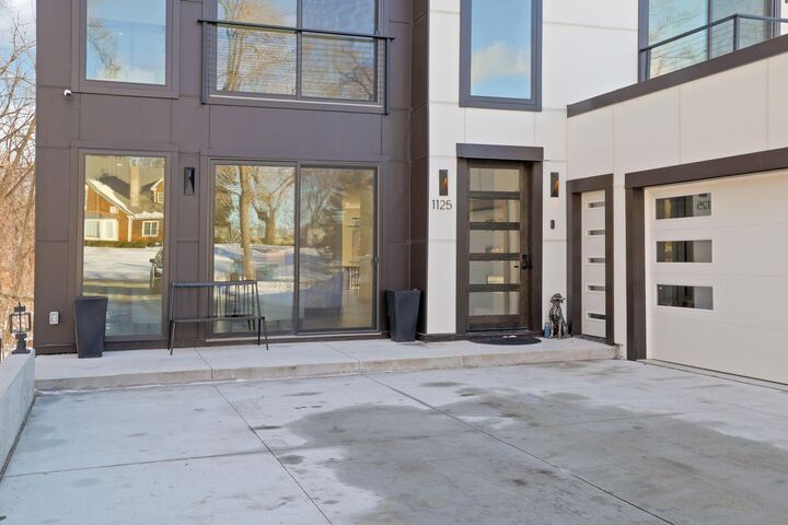 Property Photo:  1125 Tyrol Trail  MN 55416 