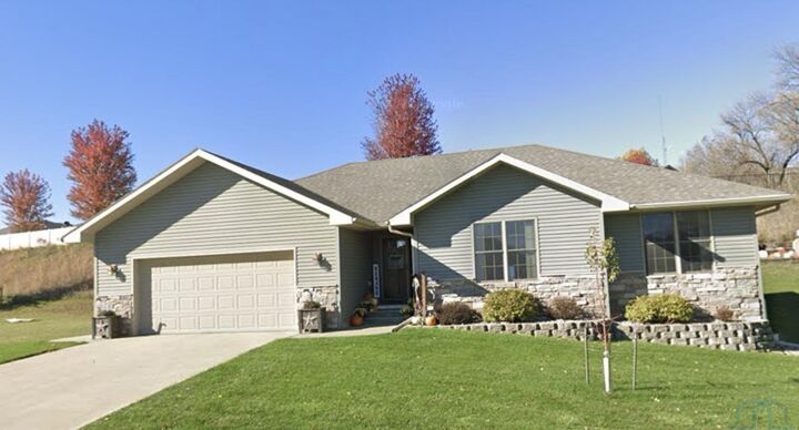 Property Photo:  749 Brentwood Street  IA 51103 