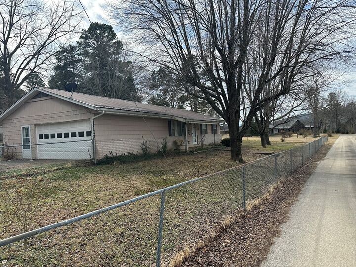 Property Photo:  101 Buffalo Street  AR 72641 