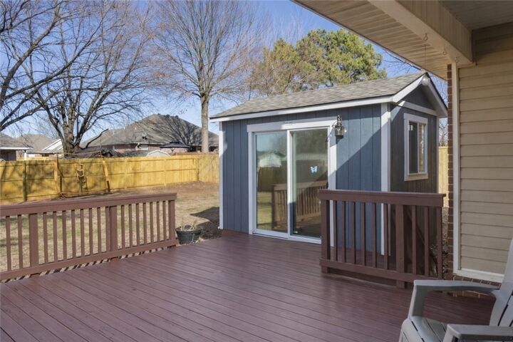 Property Photo:  400 Linwood Avenue  AR 72745 