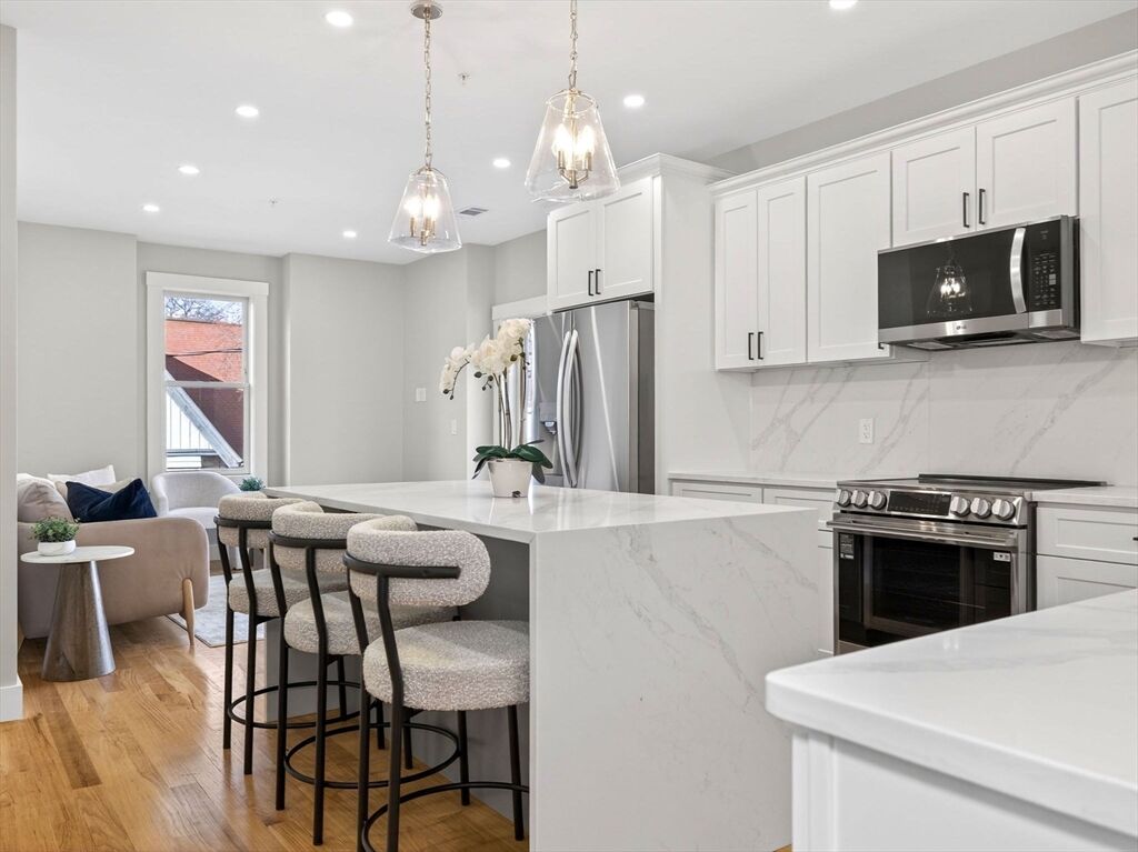 Property Photo:  60 Stanley Street 202  MA 02125 