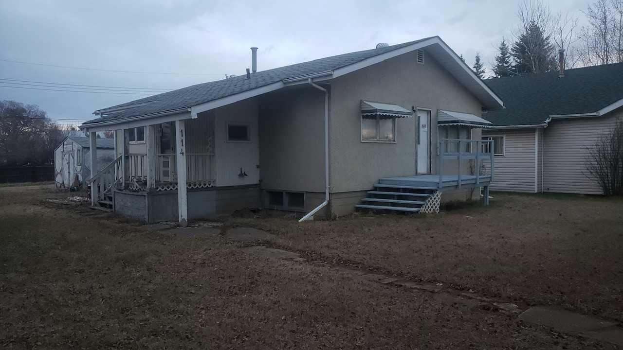 Property Photo: 114 3 Avenue AB T0H 2L0