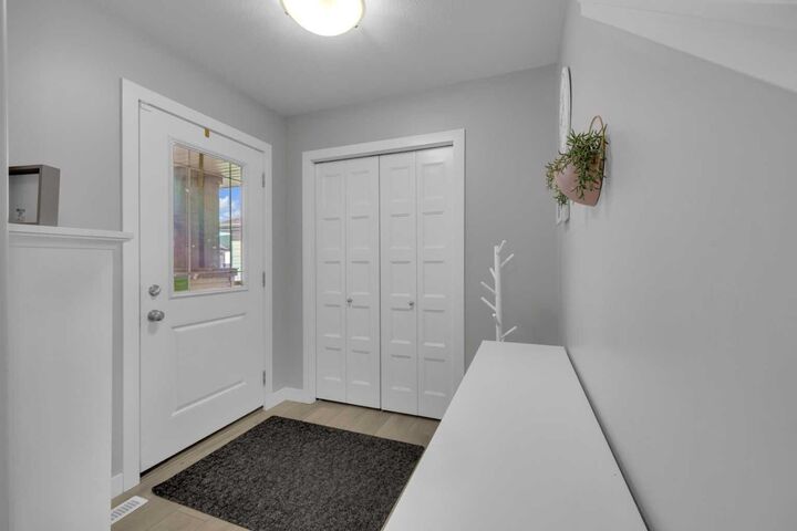 Property Photo:  204 Augustus Way  AB T0M 1R0 