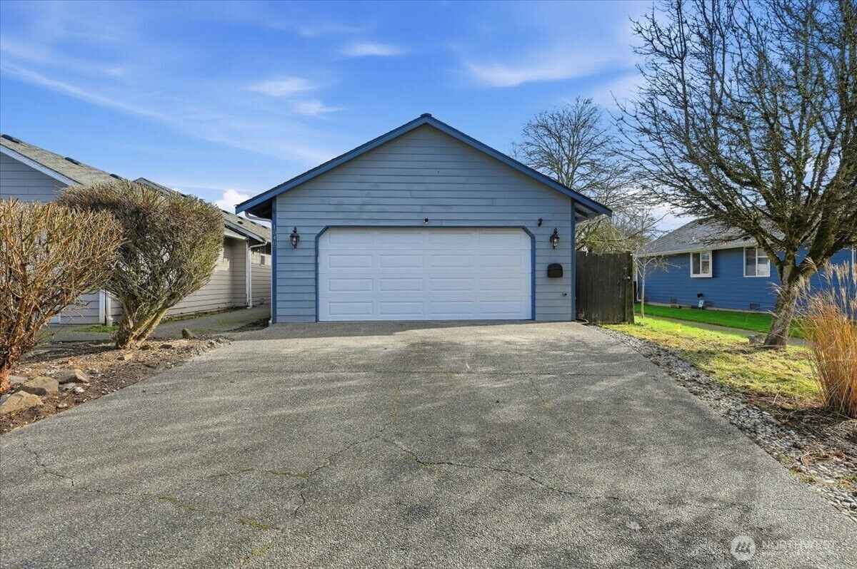 Property Photo:  15467  Esther Avenue SE  WA 98272 