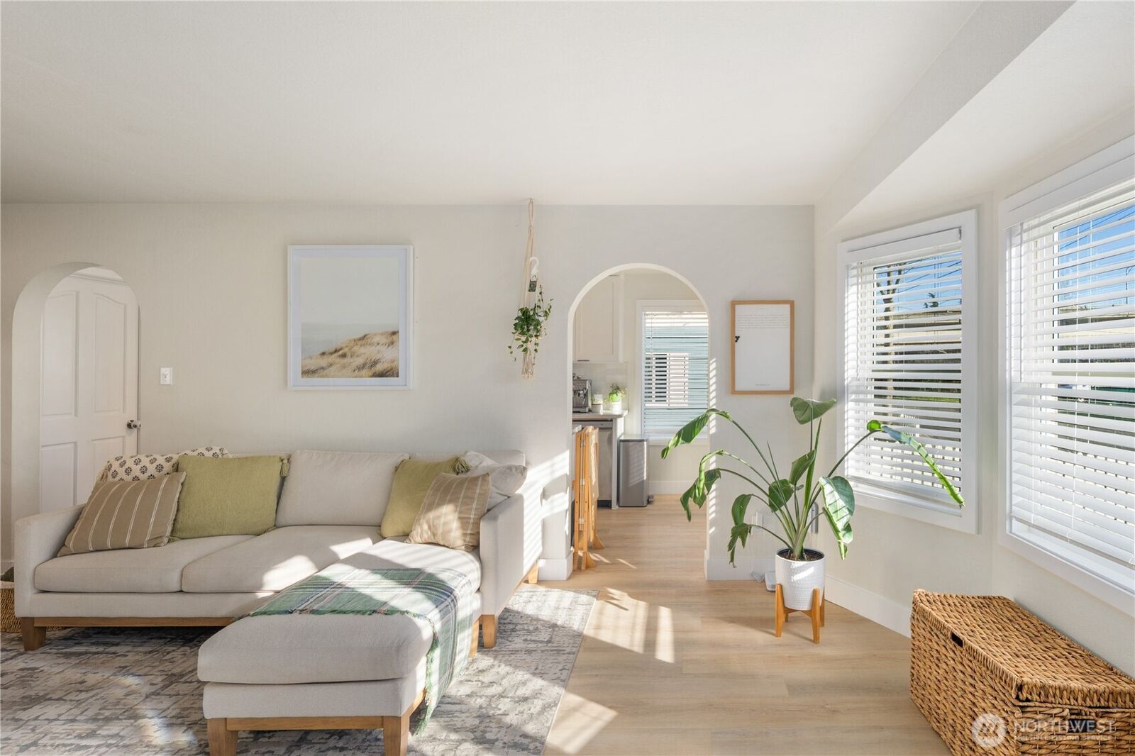 Property Photo:  815 NE 2nd Avenue NE  WA 98372 