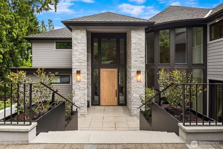 Property Photo:  3234  78th Place NE  WA 98039 