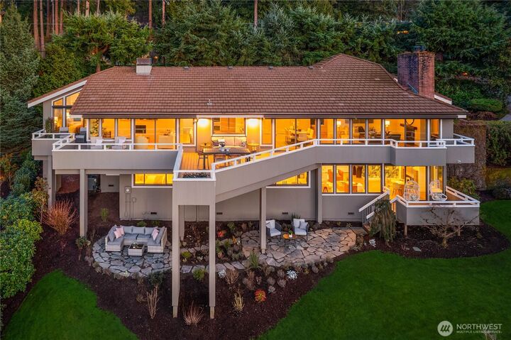 Property Photo:  7580 SE 71st Street  WA 98040 