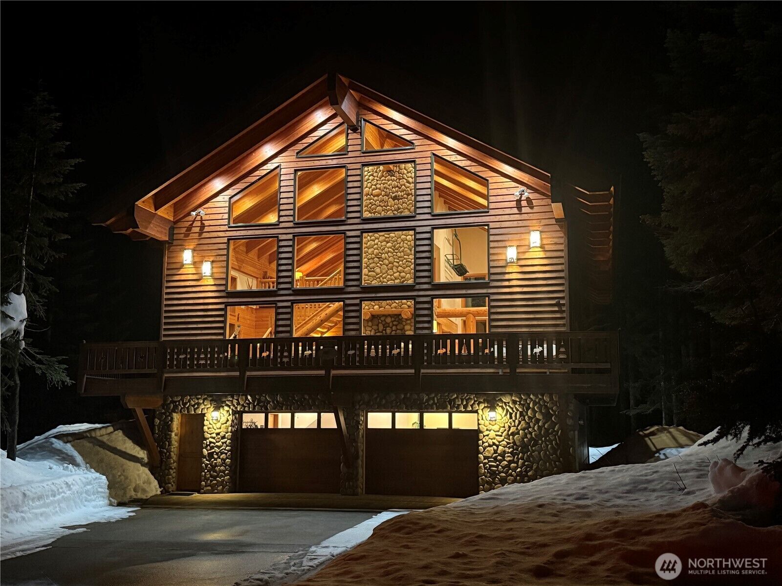 Property Photo:  27  Alpental Strasse  WA 98068 