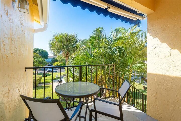 Property Photo: 119 Waterside Drive FL 33462