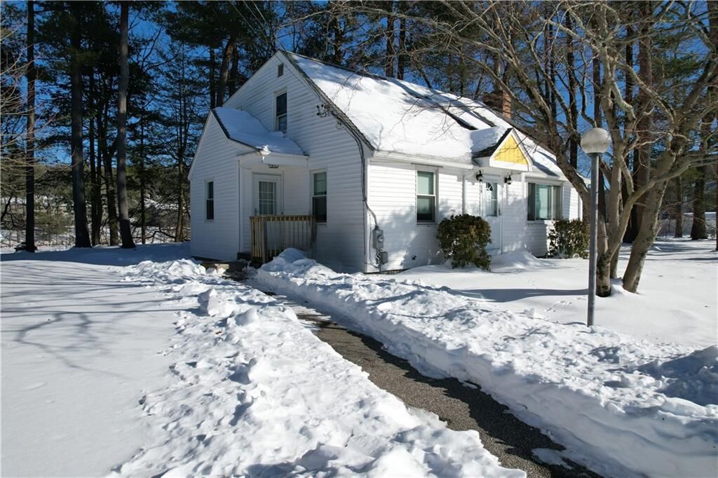 Property Photo:  20 Macarthur Drive  RI 02917 