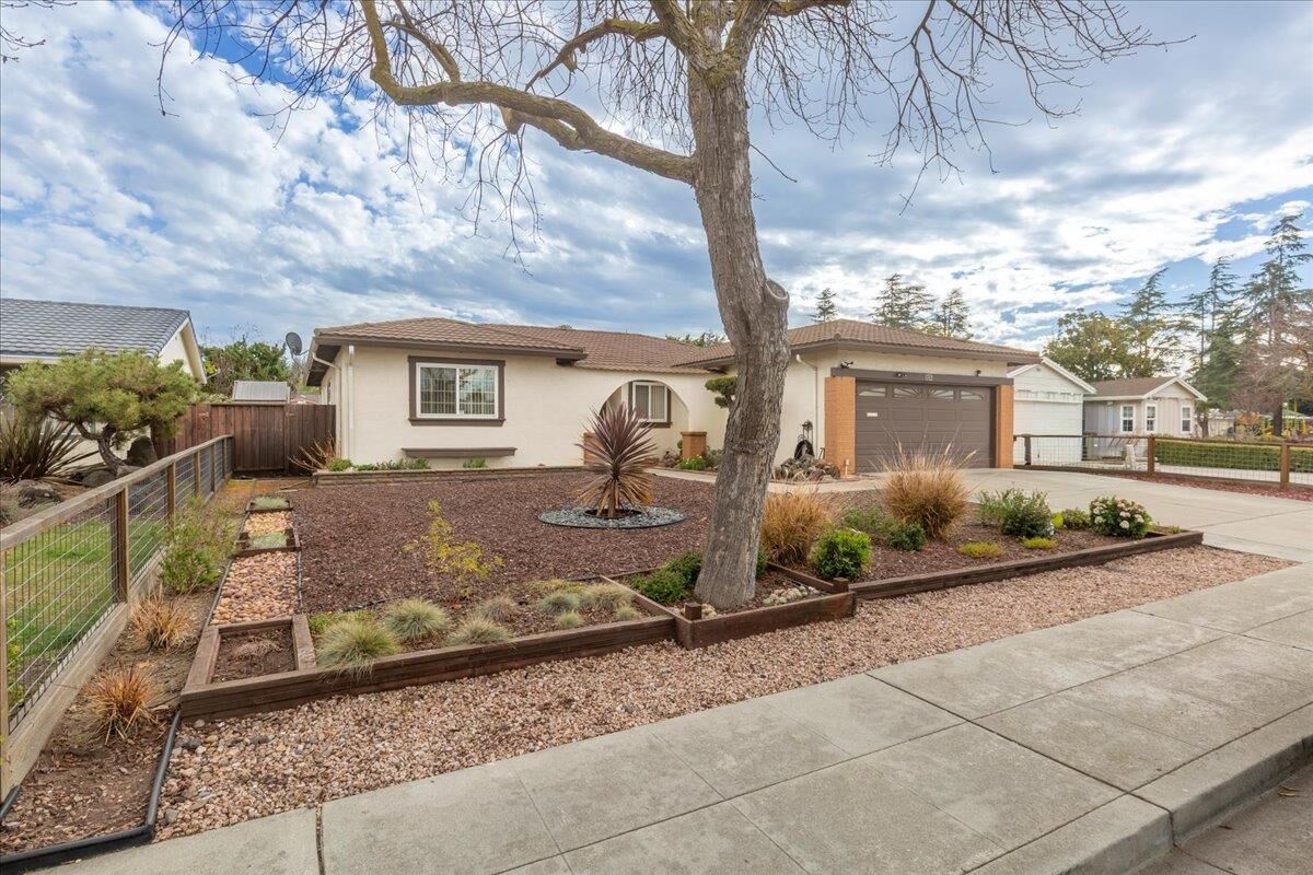 Property Photo:  792 Ponderosa Avenue  CA 94086 