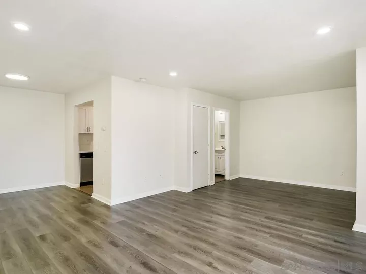 Property Photo:  1350 N Escondido Blvd 7  CA 92026 
