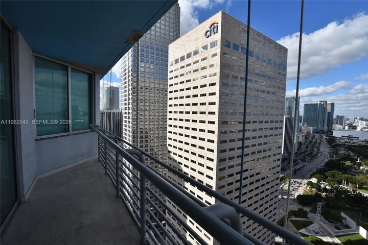 Property Photo:  325 S Biscayne Blvd 3822  FL 33131 