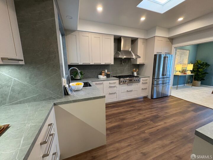 Property Photo:  772 8th Avenue 3  CA 94118 