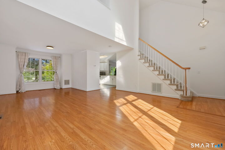 Property Photo:  2 Village Court 2  CT 06897 