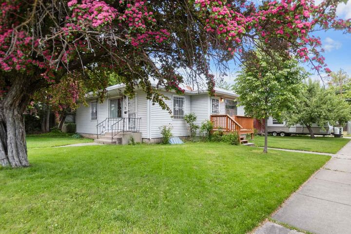 Property Photo:  2029 E Sharp Ave  WA 99202 