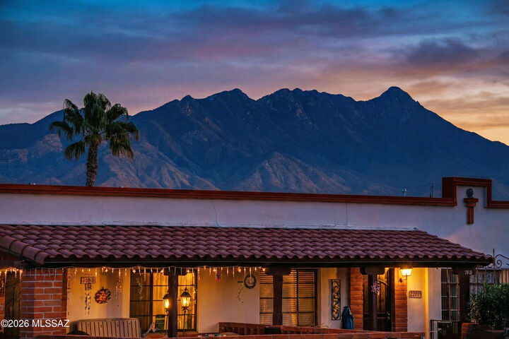 Property Photo:  262 S Paseo Cerro A  AZ 85614 